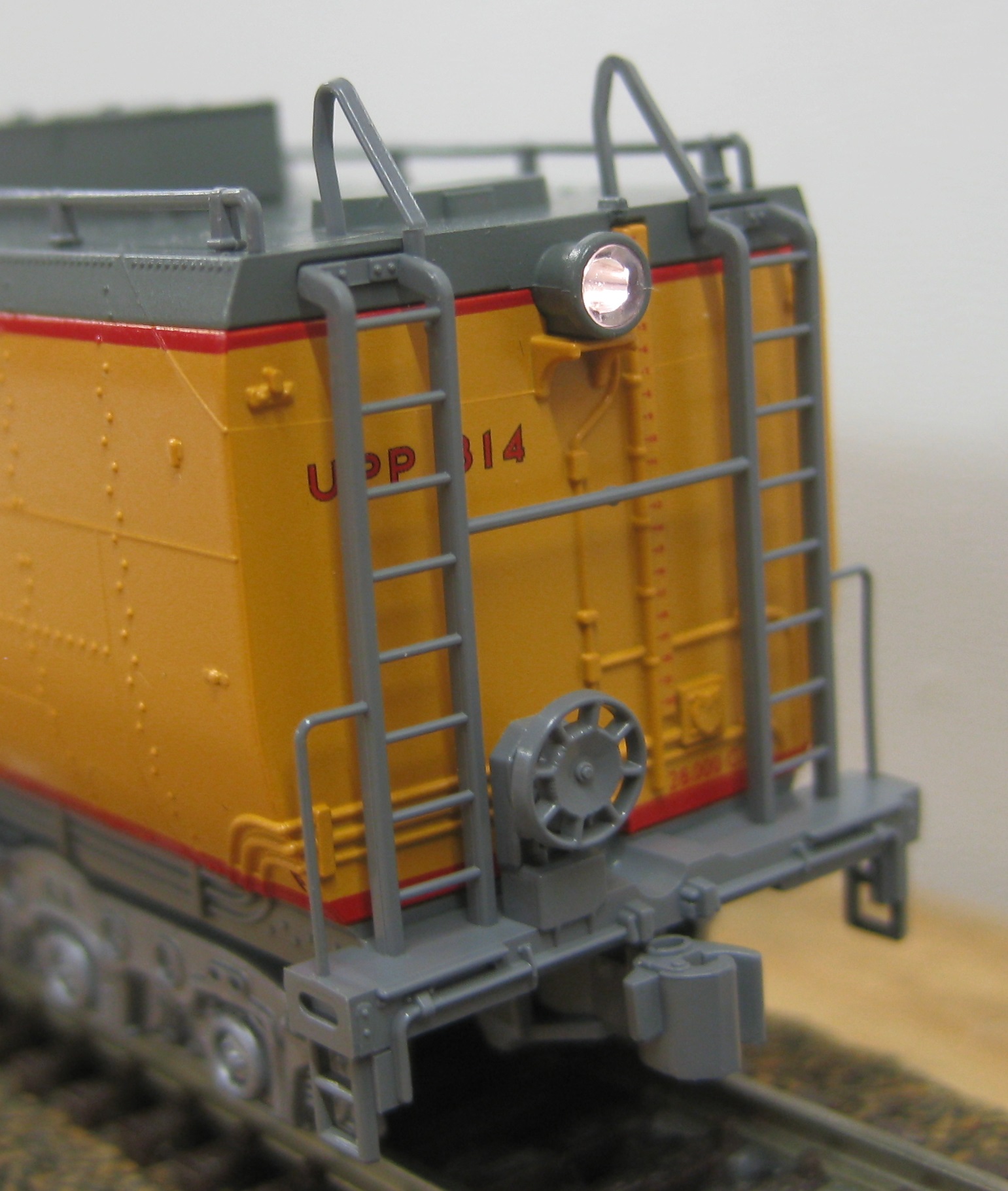 WaterTender Light Decoder Kato Water Tender FL12 Light board Install