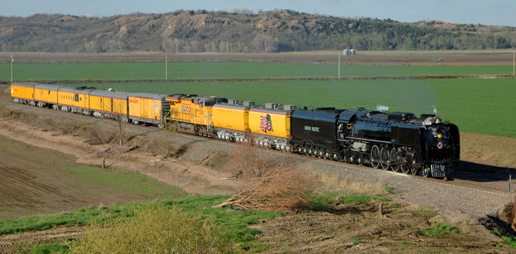 Kato 4-8-4 Northern Steam Loco - Union Pacific 844 FEF - N 