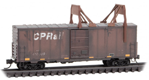 024 44 460 Graffiti - CP Rail Box Car with Ice Breakers - N Scale
