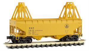 055 00 512 33' twin bay hopper - Baltimore & Ohio IB-12 w.with ice breakers - N Scale